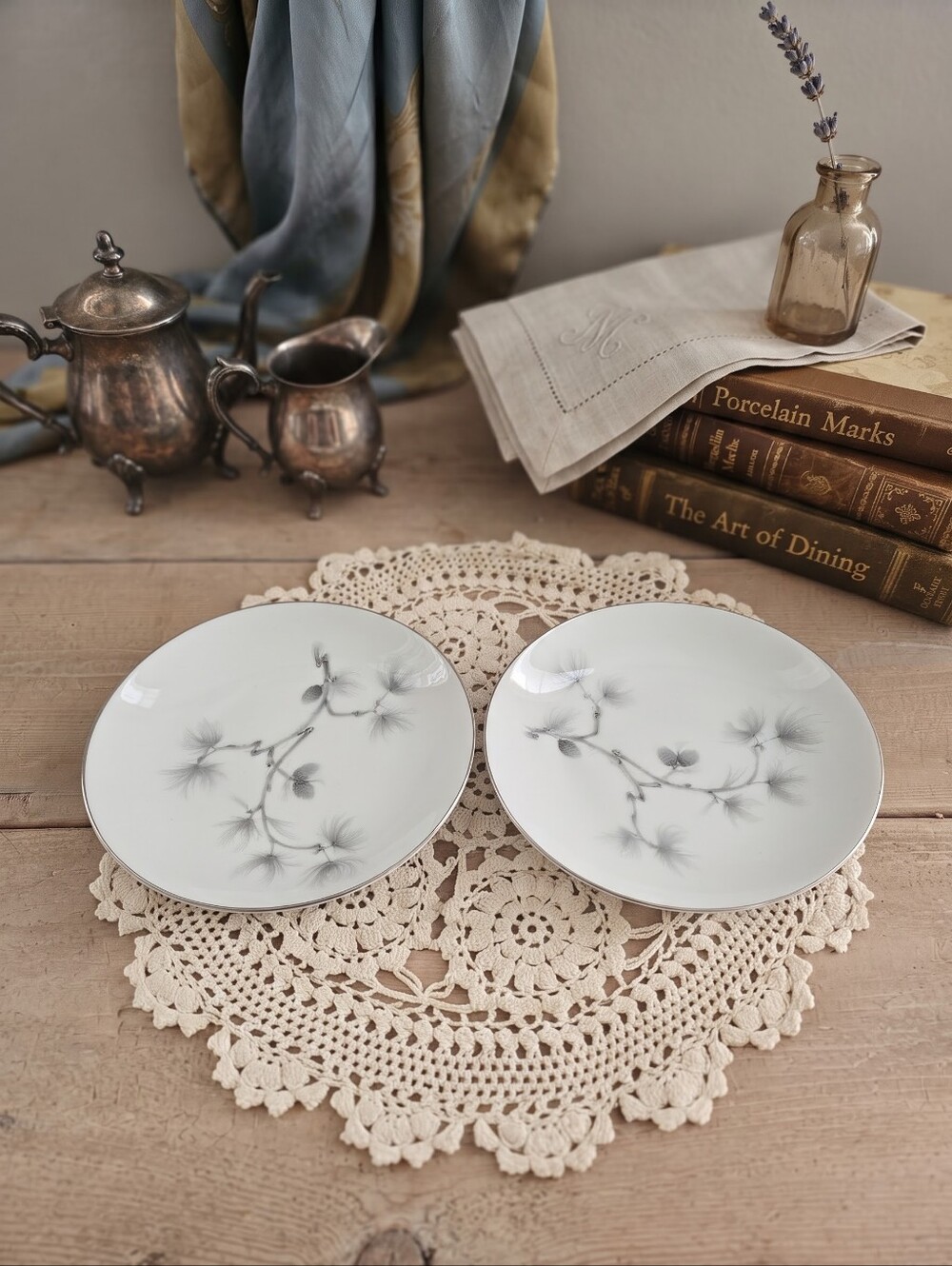 Vintage Amcrest Meito Caroline Pine Fine China Plates (Set of 2)